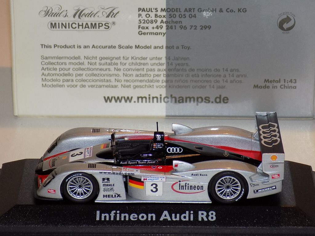 2002 Audi INFINEON R8 LE MANS 1:18 Scale Diecast Collectible